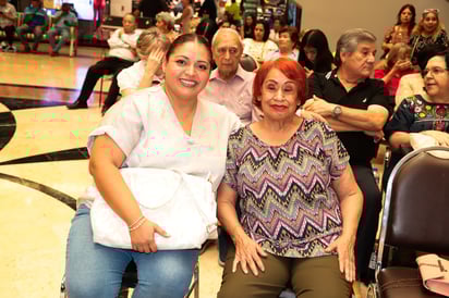 Fabiola Favela y Victoria Cisneros.