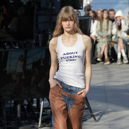 Camiseta Stella Mccartney de la colección Otoño/Invierno 2024-2025 en París, Francia. Foto: especial