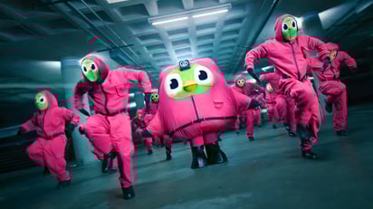 Imagen: Duolingo Netflix. Fotograma de un video de Duolingo referenciando la popular serie El Juego del Calamar para invitar a sus usuarios a aprender coreano.