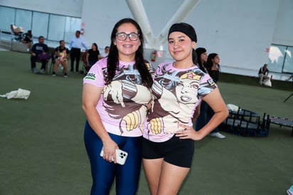 Cindy Reyes y Karol Sandoval.
