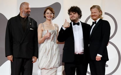 Aprobada. Con un 100 % de aprobación en Rotten Tomatoes, “Bugonia” se perfila como una fuerte contendiente en la temporada de premios.
