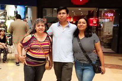 María Andrea García, Andrés Vázquez y América Romo.