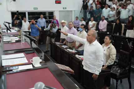 Renuncia José Barajas Mejía, fiscal general de Tabasco