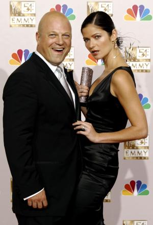 Michael Chiklis mejor actor  de serie dramática.
