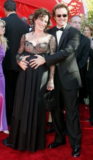Jane Kaczmarek y su esposo Brad Whitford, arribaron con