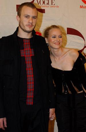 Los actores  Heath Ledger y Naomi Watts asistentes al evento.