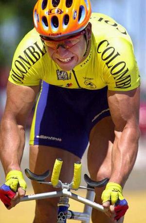 Wilson Meneses de Colombia , ganó la medalla de oro en la prueba de ciclismo masculino.