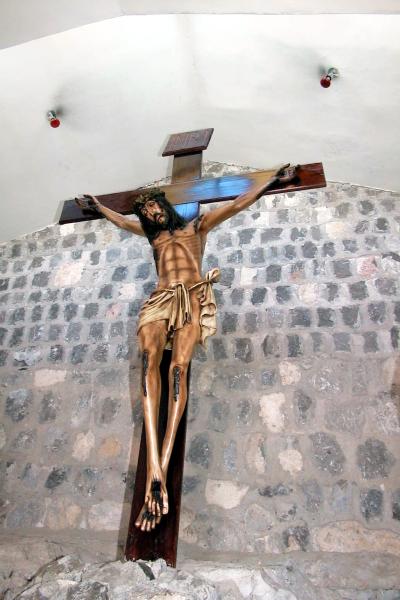 Otro de los atractivos del “Complejo turístico-religioso” es que en las capillas, en el Santo Sepulcro, Cueva de Belén y el Calvario, se encuentran reliquias traídas de donde nació, murió y resucitó Cristo, aprobadas y certificadas por el Papa Juan Pablo II y el señor Obispo José Guadalupe Galván