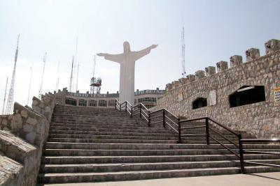 La capilla de la Ascención tiene una peculiar característica: en el centro existen focos trascendentales, se siente una energía que baña todo el cuerpo, no hay persona que no sienta algo sobrenatural cuando visita este lugar