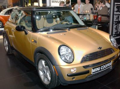 El Mini Cooper recibió el premio al mejor ‘Auto del Año’ que otorga cada año la Revista “Motor Trend” de EU., mientras que la  Camioneta XC90 deportiva, ganó el premio a ‘La camioneta del año’