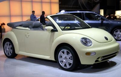 El Nuevo Volkswagen Beetle convertible se muestra en El Show Internacional de autos en Detroit