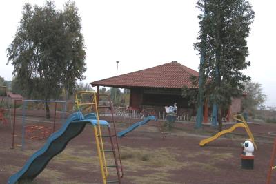 Una de las medidas por las que optó el Patronato para sufragar los gastos de operación fue subir el costo de la entrada al parque. De un peso –niños- y dos –adultos- pasó  a dos pesos para los menores y dos pesos con cincuenta centavos para la gente adulta.