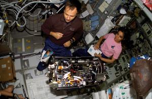 Todos los medios de comunicación en Israel, en la tarde de la jornada sabática, la del descanso semanal, estaban preparados para transmitir a millones de espectadores el aterrizaje de la nave, y de su 'primer astronauta', al trascender la noticia del siniestro.