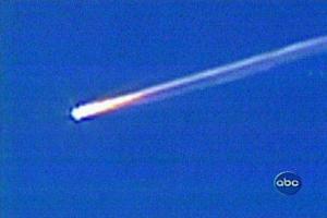 El sábado, el transbordador espacial Columbia aparentemente se desintegró entre llamas minutos antes del aterrizaje del sábado, en Texas.
