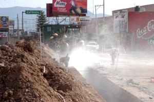 Una vez del conocimiento de la DSPM, alrededor de seis unidades con 15 elementos a bordo se dieron cita en el lugar, ubicado en el terreno aledaño a City Club, en la parte oriente de la calzada Saltillo 400. Habían pasado diez minutos