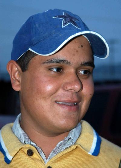 Jesús Heriberto Sáenz Romero es el actual entrenador de la escaramuza “Charras de la Laguna”, fuera del ruedo es tímido y un poco cohibido, pero adentro, a la hora de entrenar, es el instructor más exigente que uno se pueda imaginar, pero esa exigencia forma triunfadoras en la charrería.