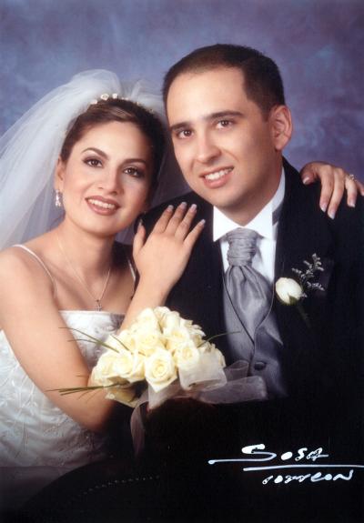 Ing. Víctor Manuel Gallegos Becerra y Lic. Mónica Zúñiga Mijares contrajeron matrimonio religioso el 22 de marzo de 2003.