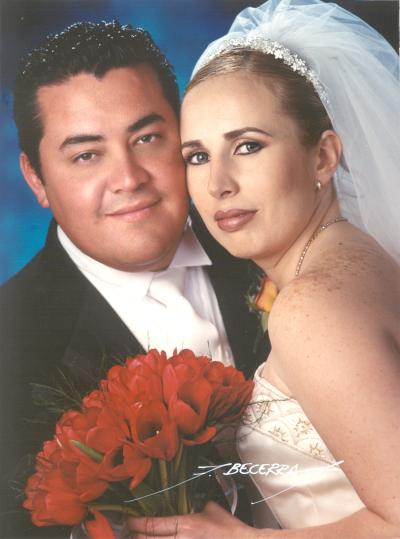 Arq. Kristian Hernández Ramón y Arq. Anna Alejandra Ramos Aldana recibieron la bendición nupcial el 22 de marzo de 2003