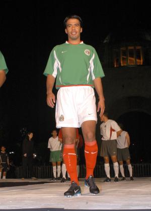 La Volpe comentó que no le gusta el color verde en el uniforme de la selección, pues el prefiere el rojo.