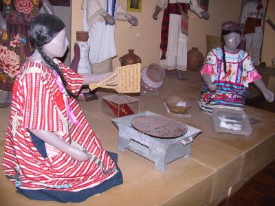 3.- Sala Licio Lagos: Muestra los objetos que fueron coleccionados por el Sr. Lagos, de las culturas mesoaméricanas, durante su vida.