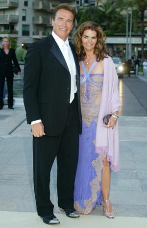 Arnold Schwarzenegger y su esposa Maria Shriver a su llegada a los Laureus World Sports Awards 2003