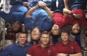 La tripulación abordo del Columbia estaba conformada por siete astronautas; William McCool, Rick Husband, Laurel Clark, Michael Anderson, David Brown, Ilan Ramon y Kalpana Chawla.