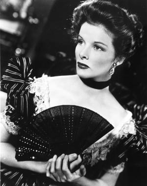 En 1932, fue 'descubierta' por George Cukor y poco después su talento la convirtió en una estrella de la noche a la mañana. No obstante, fue rechazada para el papel de Scarlett O'Hara en 'Lo que el viento se llevó' por no ser lo suficientemente sexy.