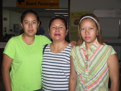Luz María Pérez y Luz María Díaz viajaron a Tijuana en plan vacacional; las despidió en el aeropuerto, Julia Pérez.