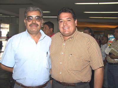 Raymundo Lozano llegó a La Laguna para tratar negocios relacionados a elevadores empresariales, lo recibió Rodolfo Romo.