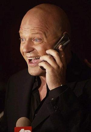 Michael Chiklis, obtuvo una nominación como mejor actor dramático por la serie 'The Shield'.