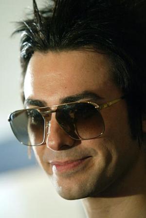 Beto Cuevas líder del grupo la ley asistió a las nominaciones de los Grammys en donde ellos se encuentran nominados como mejor canción de rock, por 'Amate y salvate'.