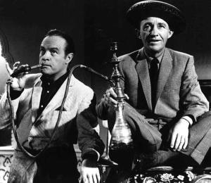 En 1962 en el filme 'The Road to Hong Kong' aparece fumando una pipa junto a Bing Crosby.