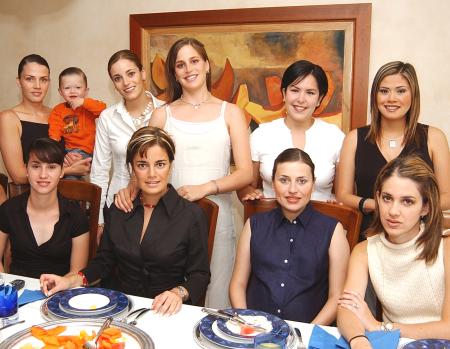 01 de agosto

Irene Karam de Fernández con un grupo de amigas que la festejó con una fiesta de canastilla, efectuada recientemente en esta ciudad