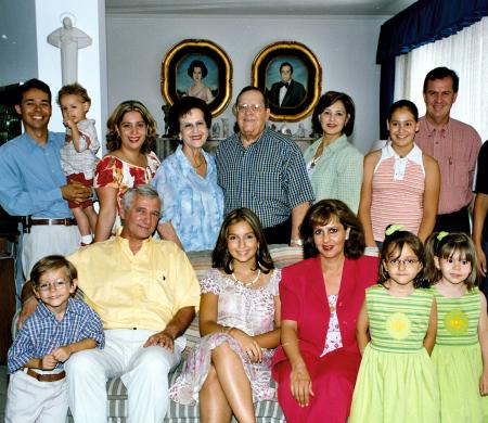 La familia García Martínez festejó el cumpleaños de María Fernanda Cristophe, jovencita que llegó procedente de Francia.