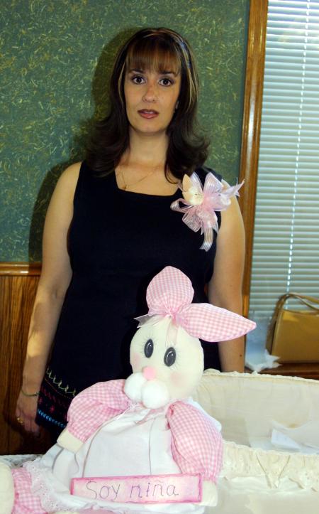 Karem Hernández de Soto, en la fiesta de regalos para bebé que le ofrecieron en días pasados.
