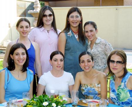 Laura Ávalos acompañada  de sus amigas Velia Martínez, Paola de Gallegos , Sofía de Mijares, Ana Gaby de Juan Marcos, Sofía Garza y Susana Garza