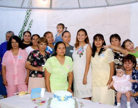 Muy contenta se mostró en la reunión de regalos para su bebé que será niño, Janntte Samir González de Ramírez, ella estuvo acompañada de familiares y amigas