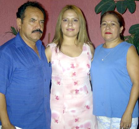 Por su onomástico, Miriam Judith Martínez Pérez fue festejada con un convivio.