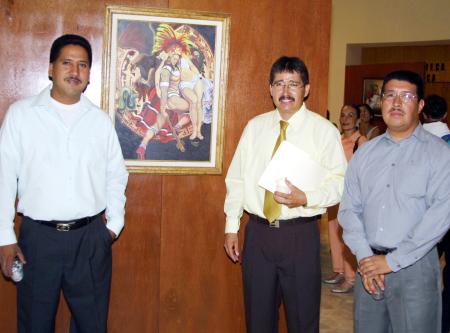 En la presentación de una muestra de arte estuvieron Armando Sustaita Hernández, Rafael Ramírez y Pedro Marín