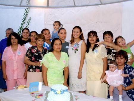 Muchas amistades se dieron cita en la fiesta de canastilla que le ofrecieron a Janntte Samir Gómez de Ramírez.j