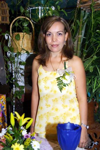 Irma Delia Castro Galindo fue despedida de su vida de soltera, con motivo de su cercano enlace con Agustín Hernández.
