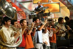 22 de julio


Como otra muestra de su diversidad, incluyen también premios al flamenco español, al tango argentino, que actualmente experimentan una resurrección; al sonido brasileño, que es premiado en álbum y canción, a las canciones infantiles y al jazz latino.