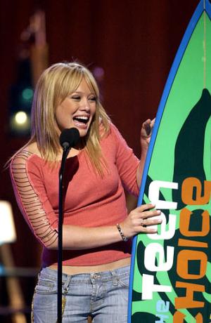 La actriz Hillary Duff, fue otra de las premiadas por los jóvenes en los 'Teen Choice Awards' de este año.