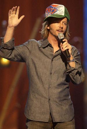 El comediante David Spade fue el presentador de la edición de este año de los 'Teen Choice Awards'.