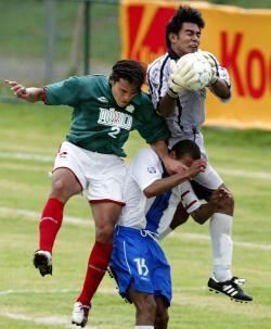 La Selección Mexicana de futbol no fue capaz de poner de manifiesto su mejor calidad individual y de equipo, y se tuvo que conformar con el empate a un gol con Guatemala, en su presentación en los Juegos Panamericanos Santo Domingo 2003.