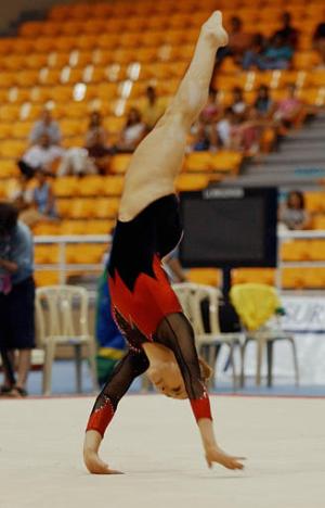 La mexicana Brenda Magaña tuvo una buena actuación en Gimnasia llevándose una  de plata en la rutina de suelo y de bronce en la de salto de caballo.
