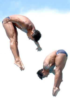 Los mexicanos Fernando Platas y Joel Rodríguez fueron castigados por los jueces en el último salto de la prueba de clavados sincronizados de trampolín tres metros, lo que ocasionó que perdieran la posibilidad de ganar alguna medalla.