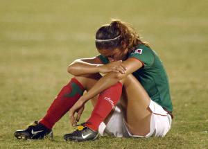 Fátima Leyva falló un penalti decisivo y Canadá superó a México por 3-2 para clasificarse para la final y disputarle a Brasil la medalla de oro de fútbol femenino de los Juegos Panamericanos de Santo Domingo.