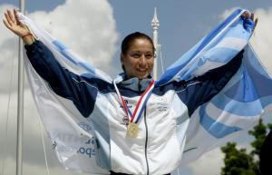 AndreaGonzález festeja haber ganado la medalla de oro en patinaje en línea en los Juegos Panemricanos.