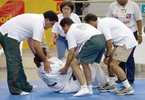 La judoca Vanessa Zambotti sufrió una luxación de hombro durante la semifinal de esta especialidad en mas de 100 kilogramos ante EU.